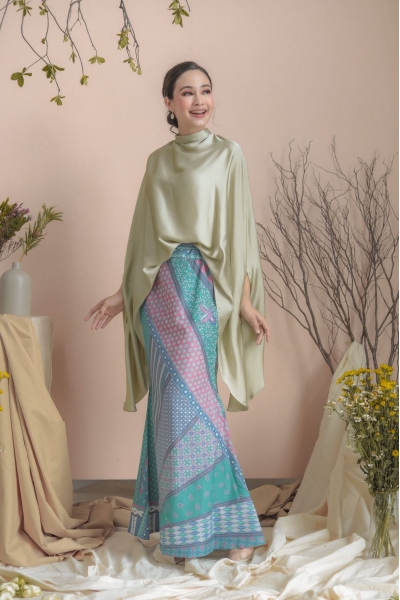 Caftan Anggun in Jambu Ais